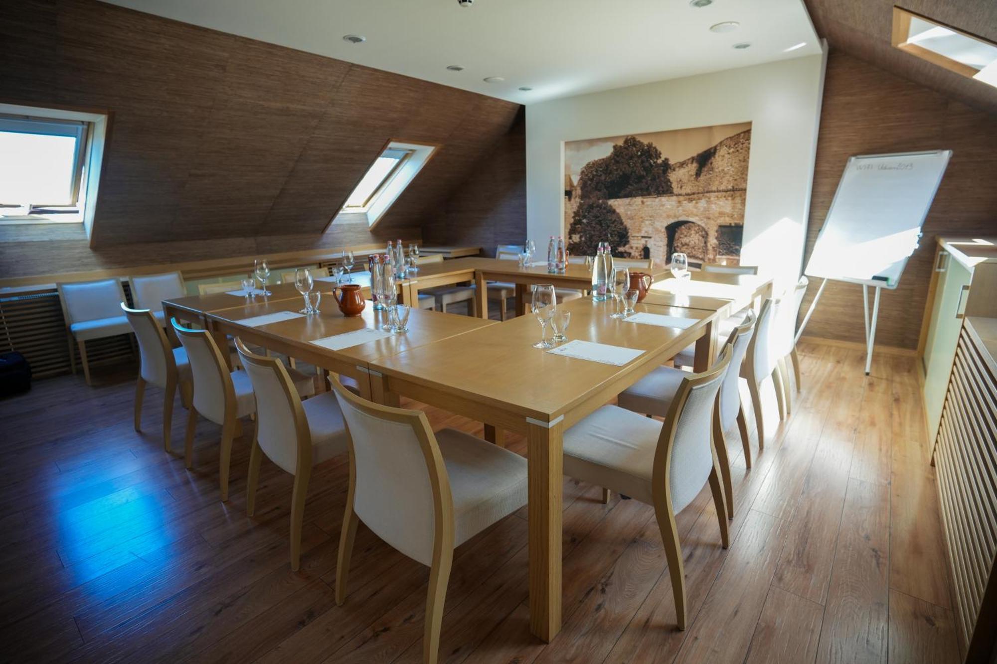 Imola Udvarhaz Dessert Hotel Έγκερ Εξωτερικό φωτογραφία