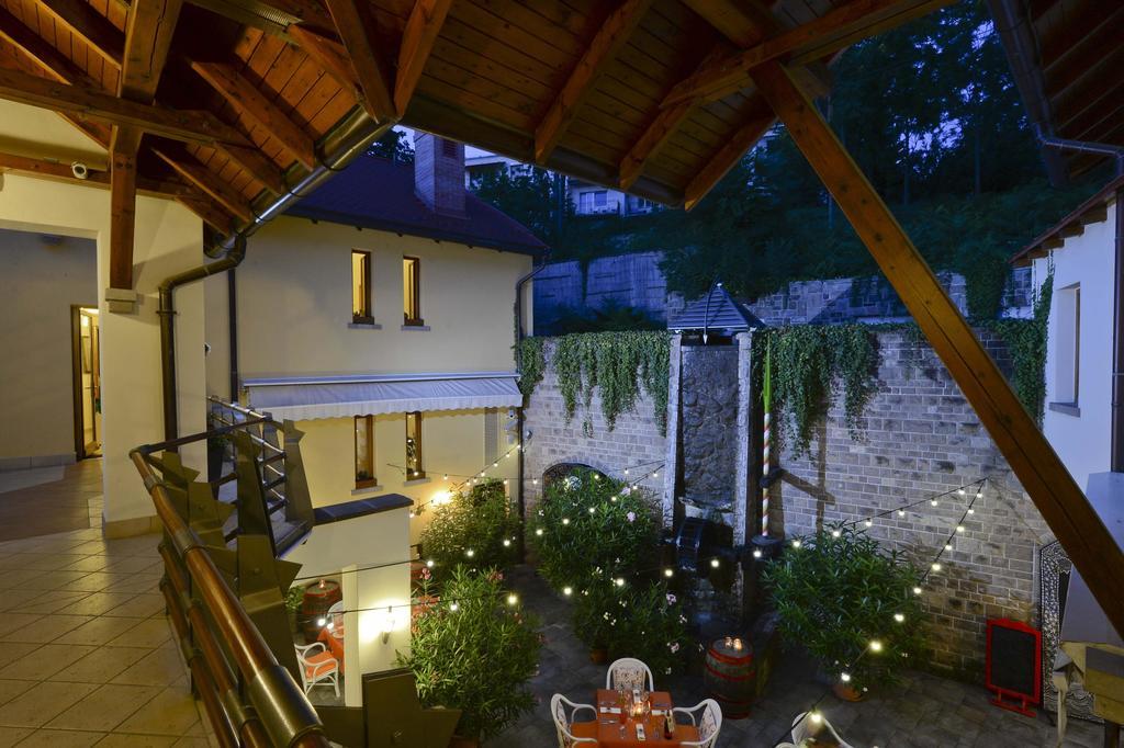 Imola Udvarhaz Dessert Hotel Έγκερ Εξωτερικό φωτογραφία