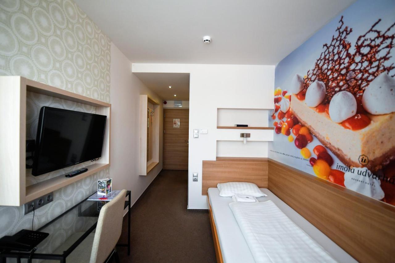 Imola Udvarhaz Dessert Hotel Έγκερ Εξωτερικό φωτογραφία